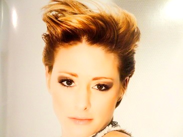 Haarkleur inspiratie - bruine aanzet met lichte punten Haarkleur bruine aanzet blonde punten