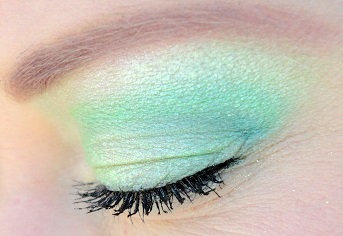 Groen gele make up look afbeelding 2