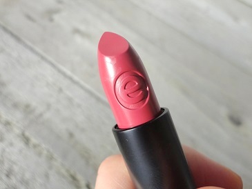 Essence roze lipstick afbeelding 2