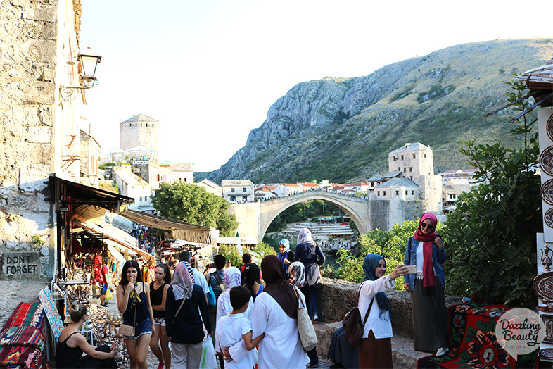 mostar brug overdag