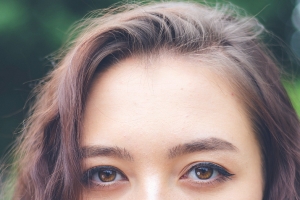 Hoe laat je je haarkleur uitgroeien naar je natuurlijke grijze kleur?