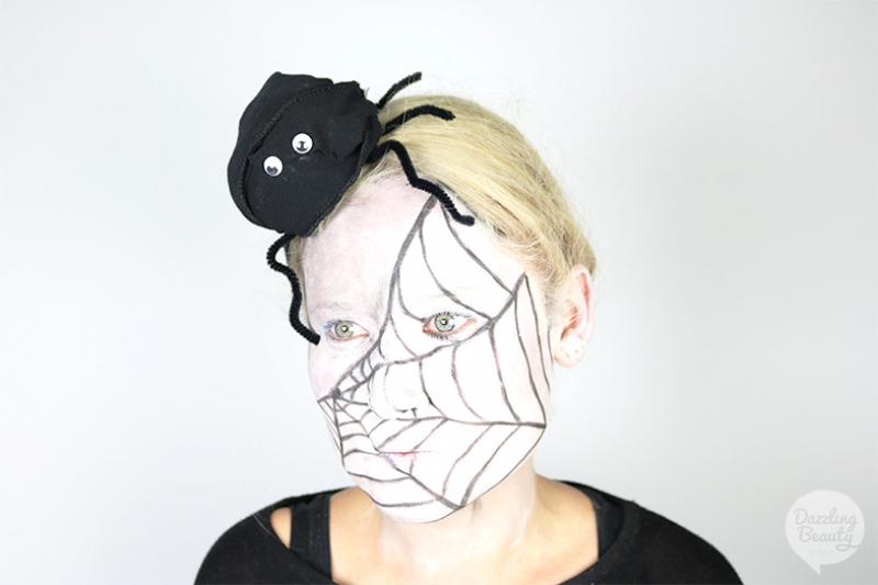 Spinnen make-up en kapsel tutorial voor Halloween!